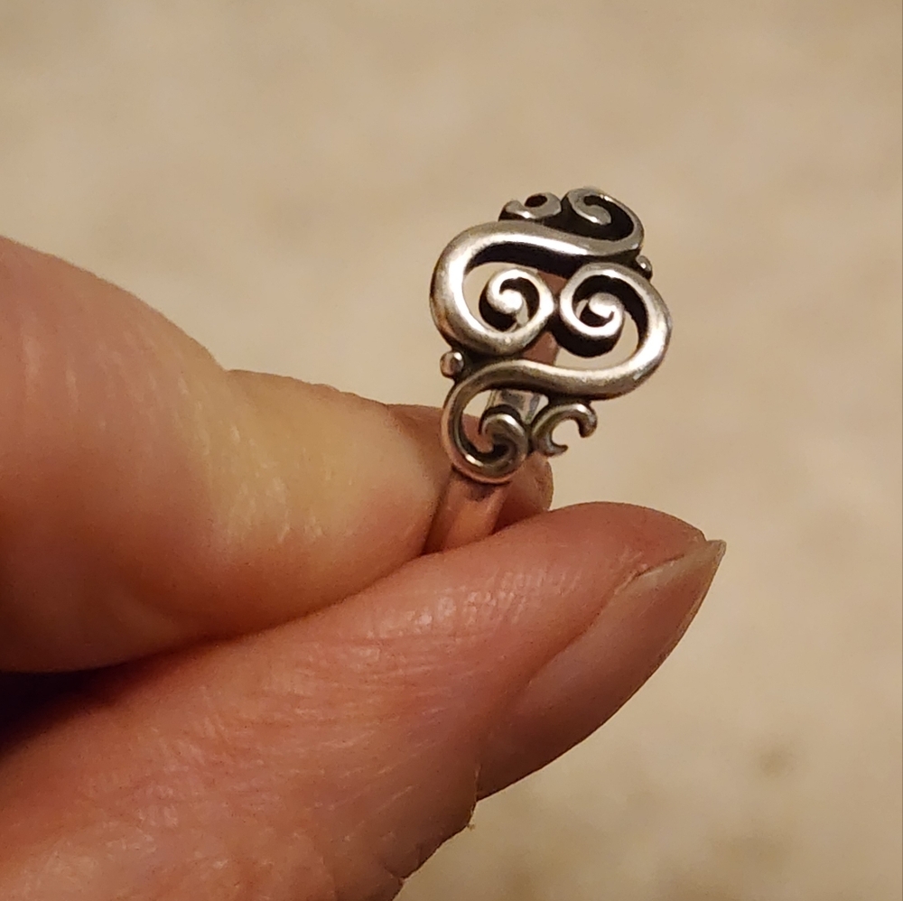 James Avery Swirl Ring, Sterling Silver. Size 8.75.